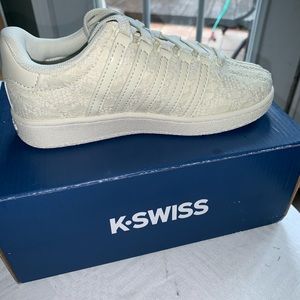 Girls Antique White Lace K-Swiss sneaker